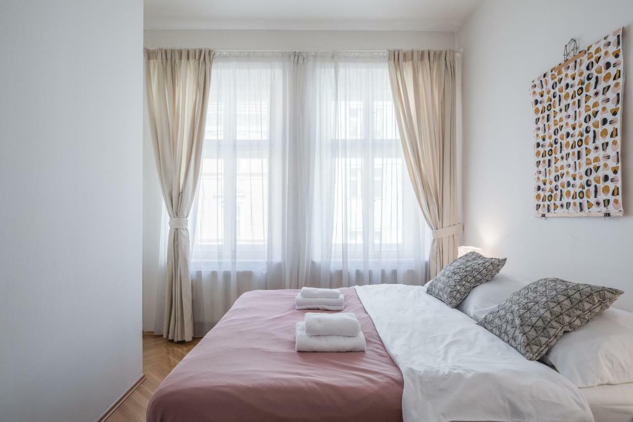 Art Apartments Prague II Extérieur photo