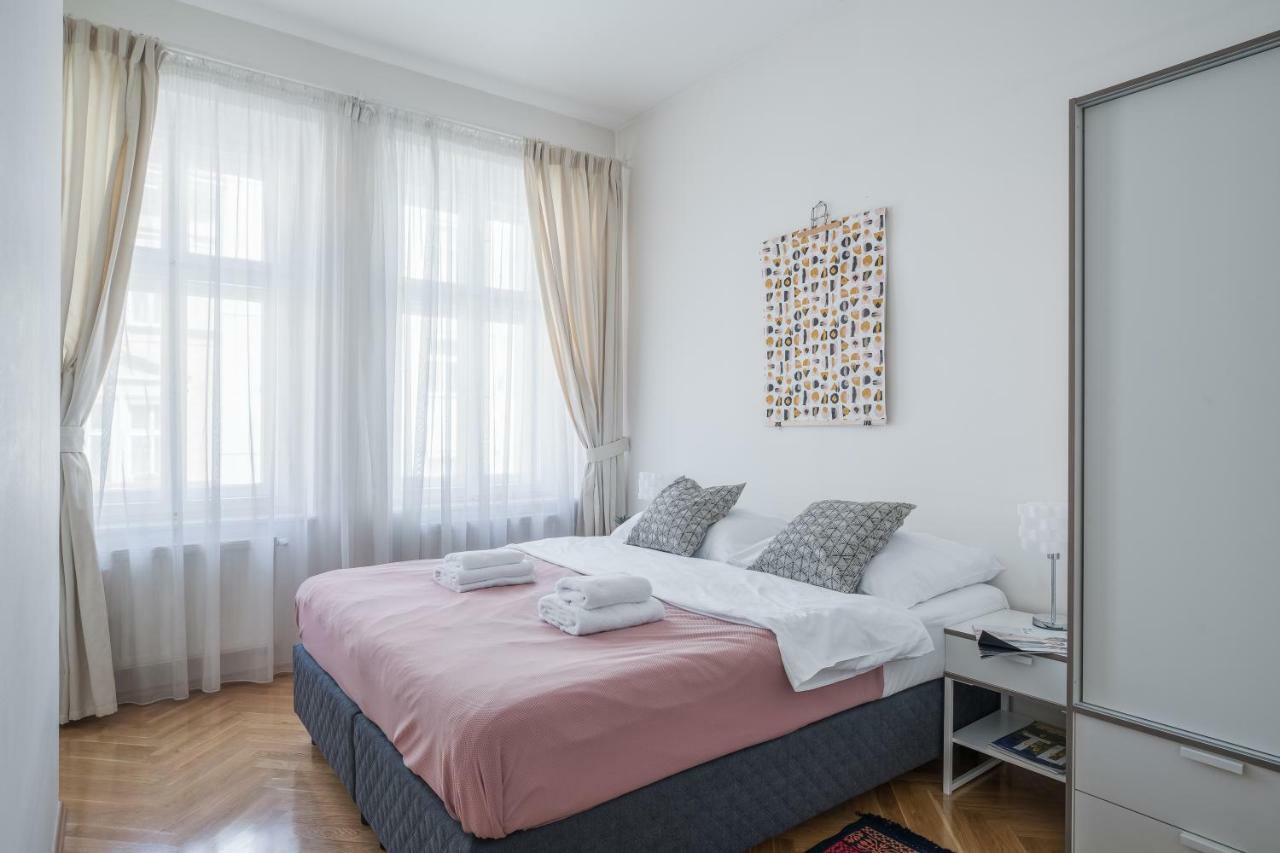 Art Apartments Prague II Extérieur photo