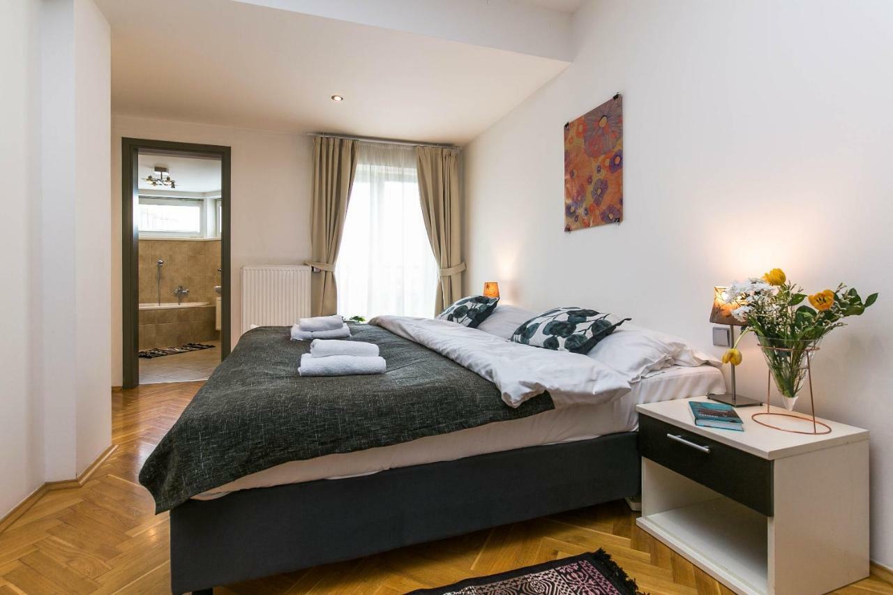Art Apartments Prague II Extérieur photo